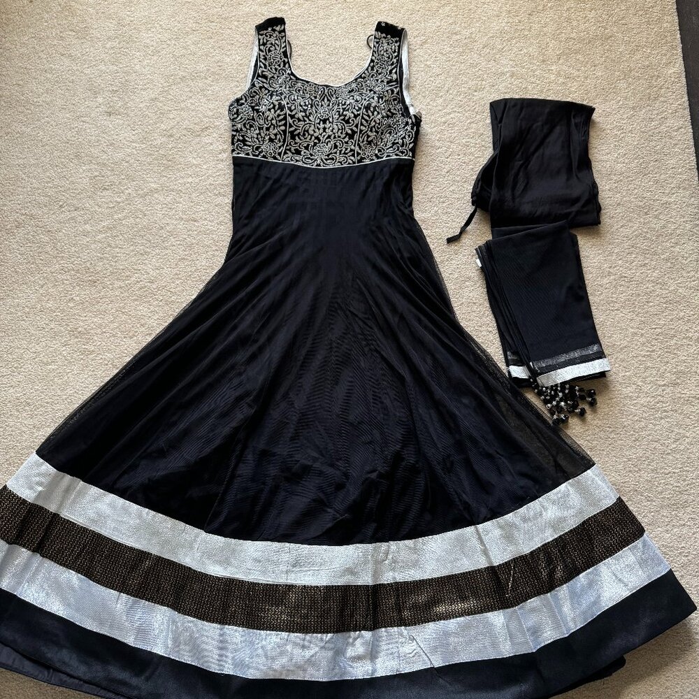 [LIKE NEW] Indian Pakistani Anarkali Gown Salwar Ethnic Suit Black Silver Small